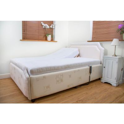Royale Profiling Bed